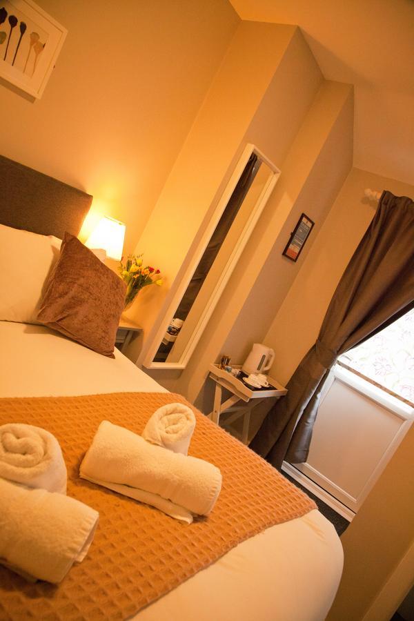 Rowton Poplars Hotel Честер Экстерьер фото