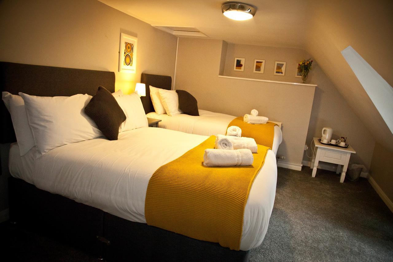 Rowton Poplars Hotel Честер Экстерьер фото