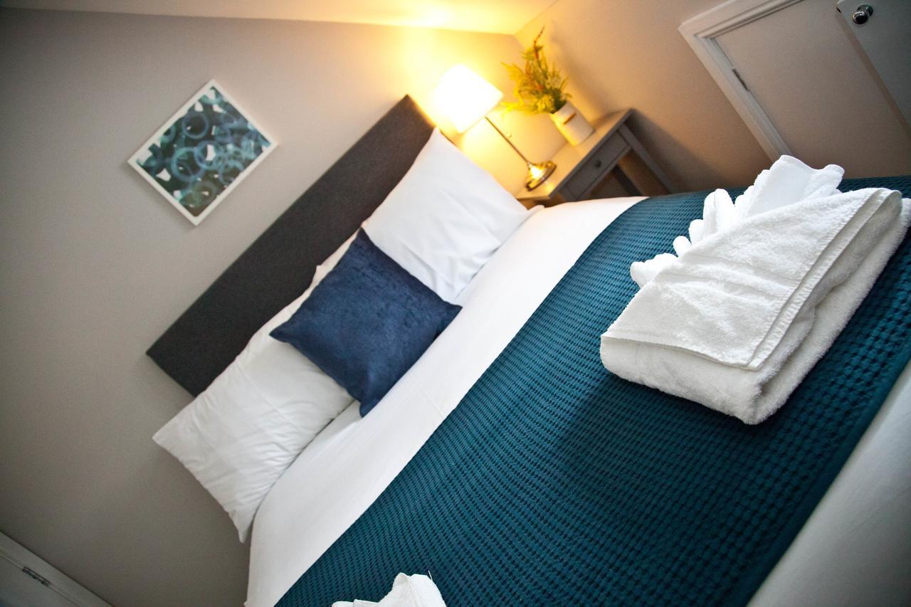 Rowton Poplars Hotel Честер Экстерьер фото